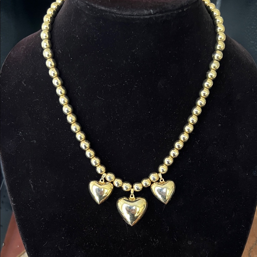 Vintage 20” Gold Tone Beaded Necklace with Three Heart Pendants - Picture 4 of 10